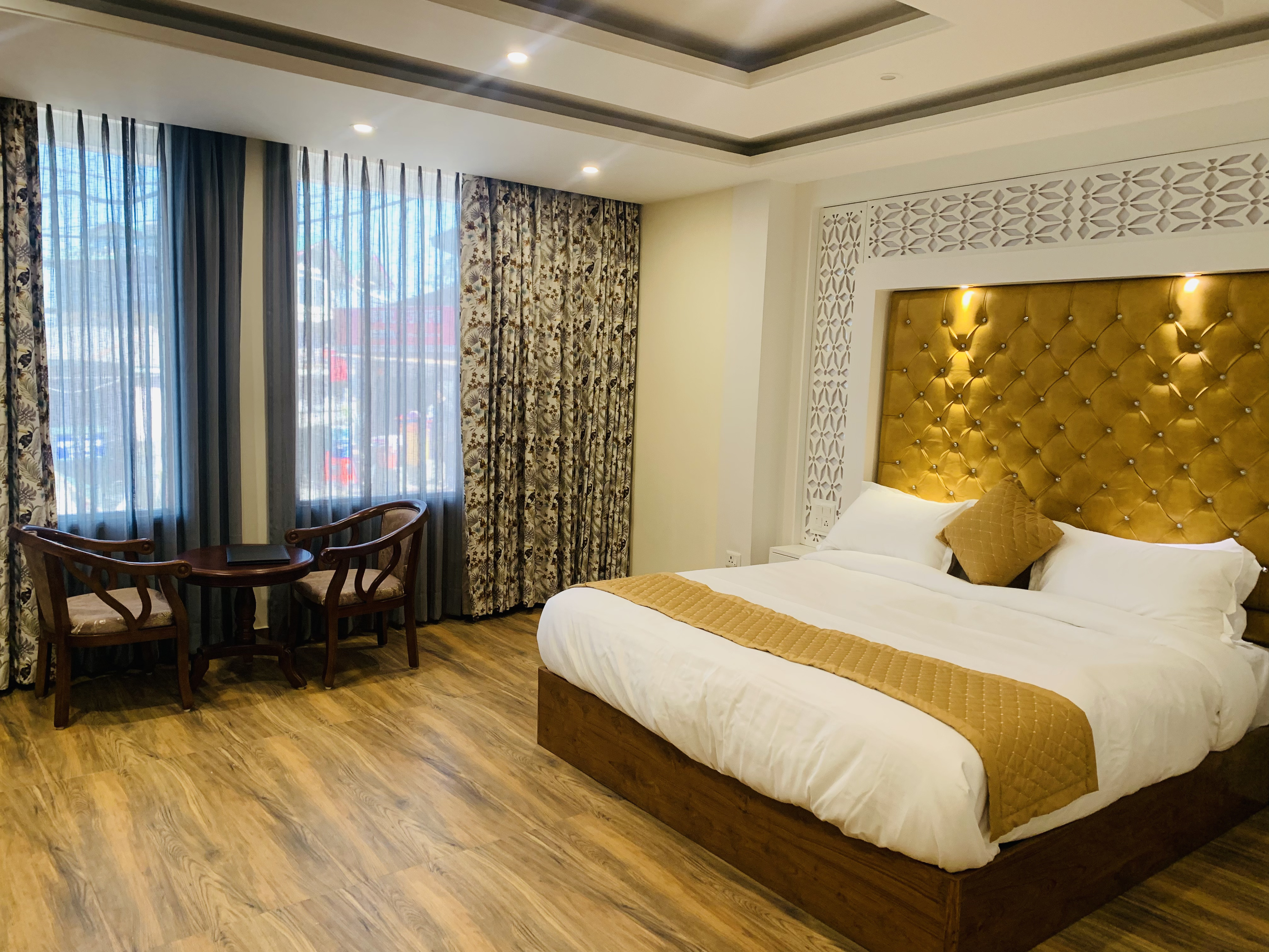 deluxe room in narkanda